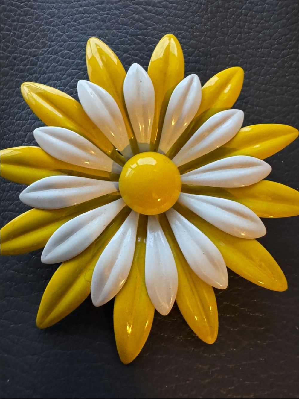 Vintage 1960s Enamel Yellow and White Daisy Brooch